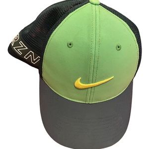 Men's Nike golf hat.